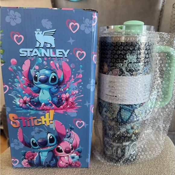 Stanley Quencher H2.0 40oz Tumbler with Blue and Pink Stitch Design. New. - Picture 2 of 8